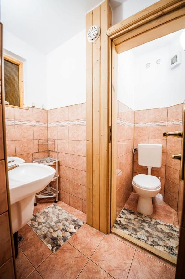 Goscinne Ewela Homestay Ciche Male